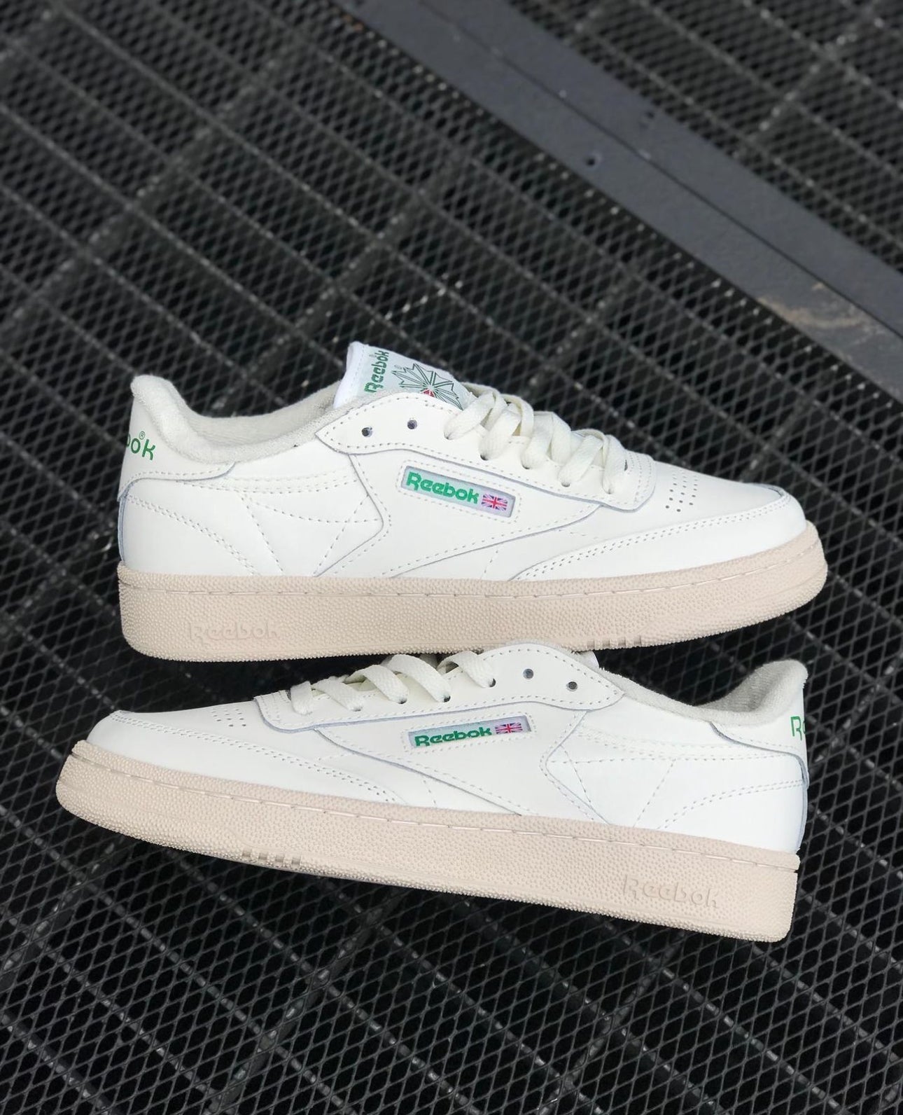 REEBOK BEIGE