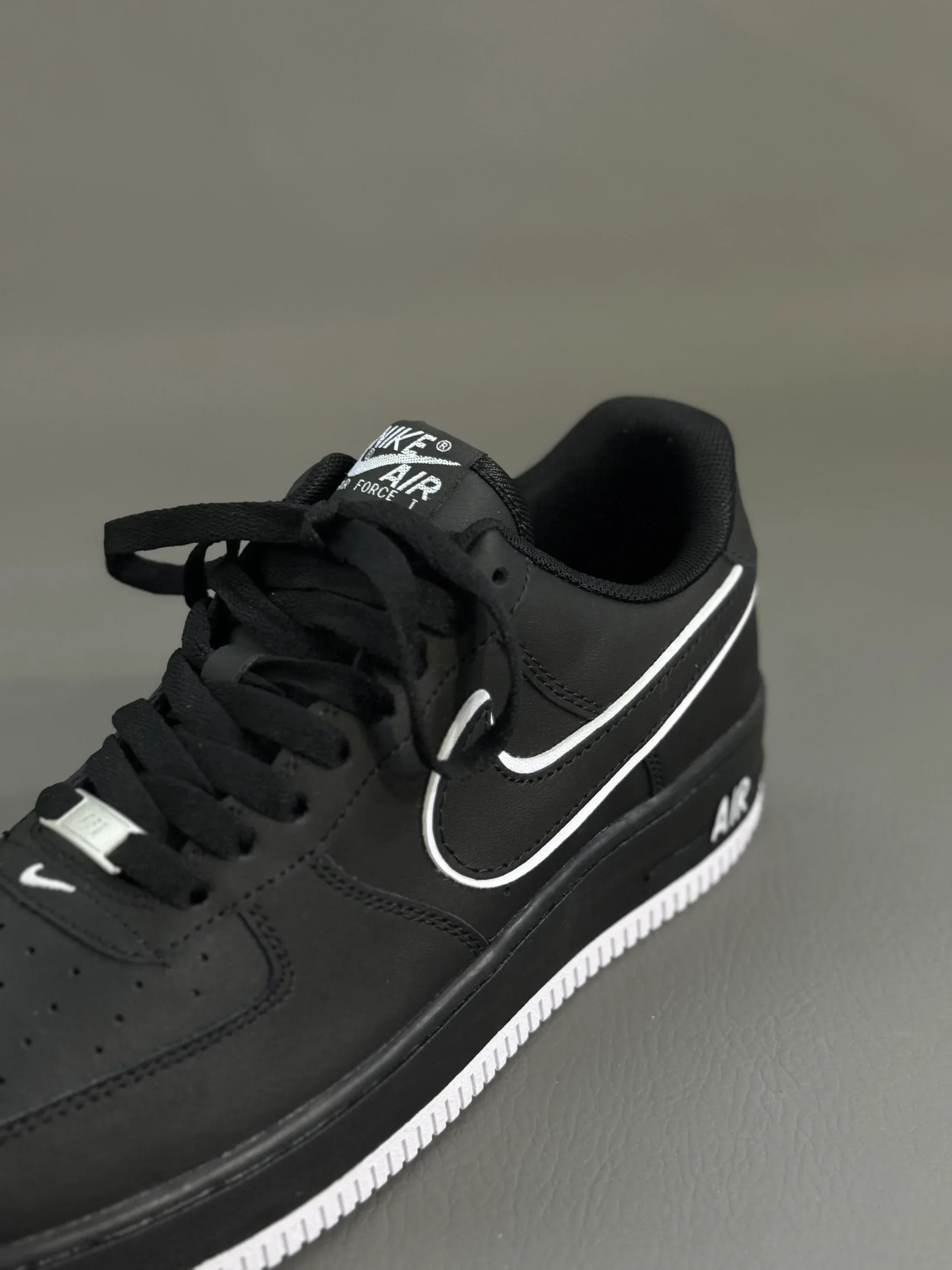 NIKE AIR FORCE ONE NEGRO/BLANCO