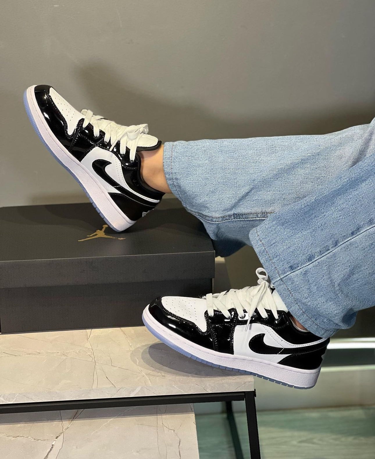 NIKE JORDAN SB CHAROL NEGRA - BLANCO