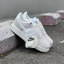 NIKE AIR FORCE ONE